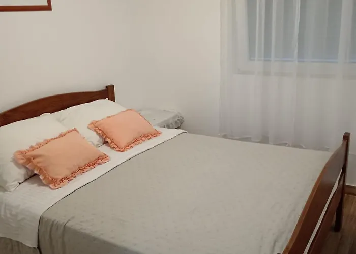 Appartement In With Balcony, Air Conditioning, Wifi, Washing Machine 4834-1 Ždrelac