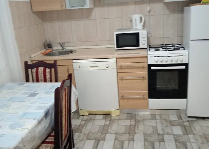 In With Balcony, Air Conditioning, Wifi, Washing Machine 4834-1 *