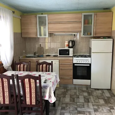 Apartment In With Balcony, Air Conditioning, Wifi, Washing Machine 4834-1 *