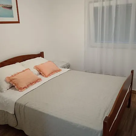 Lejlighed In With Balcony, Air Conditioning, Wifi, Washing Machine 4834-1 Ždrelac