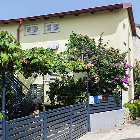 Lejlighed In With Balcony, Air Conditioning, Wifi, Washing Machine 4834-1 Ždrelac