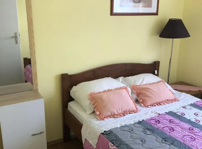 In With Balcony, Air Conditioning, Wifi, Washing Machine 4834-1 *