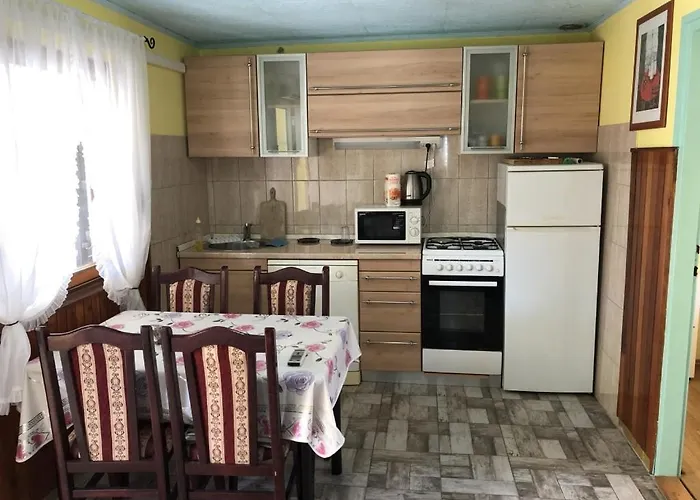 Apartman In With Balcony, Air Conditioning, Wifi, Washing Machine 4834-1 *